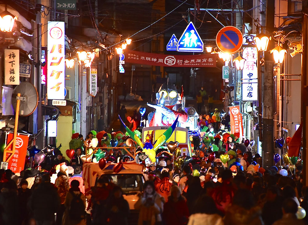 Image for “振る舞い”がスゴイ！　岐阜県飛騨市の冬なのに熱い祭り