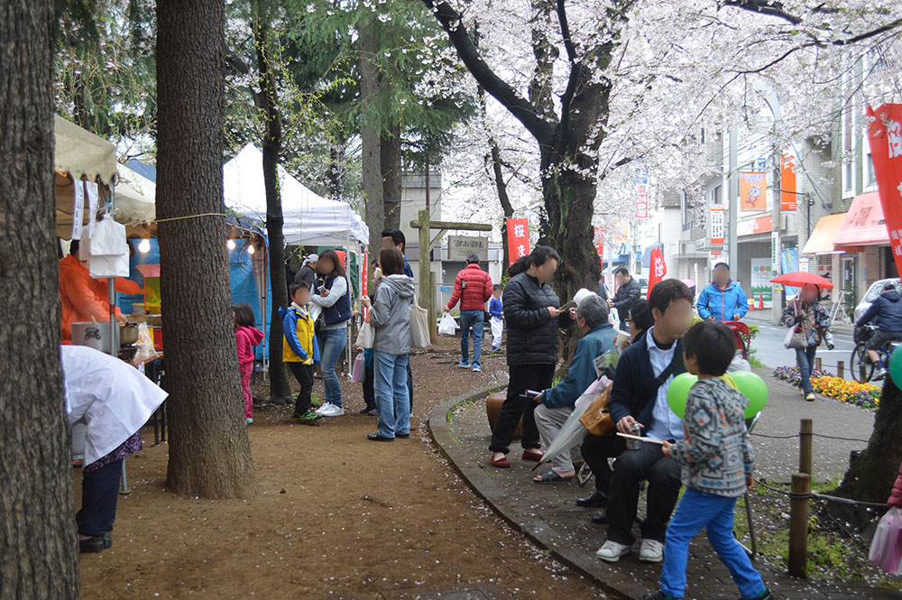 Image for 「ウルトラマン商店街」の祭りで、桜を見ながら屋台グルメを満喫！